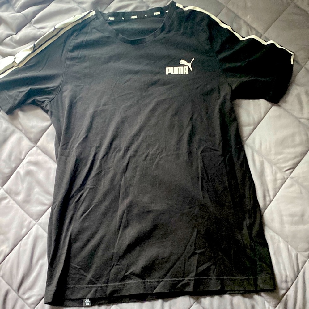 ** 3 for $15 ** like new Mens Puma tee